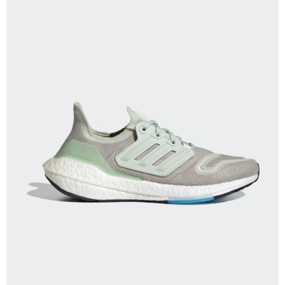 Adidas Ultraboost 22 Running shoes NWT